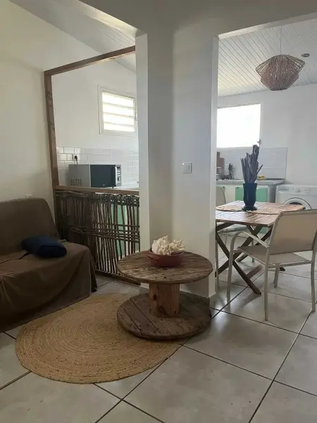 Charmante maison au Vauclin avec terrasse et vue sur jardin - Photo 4
