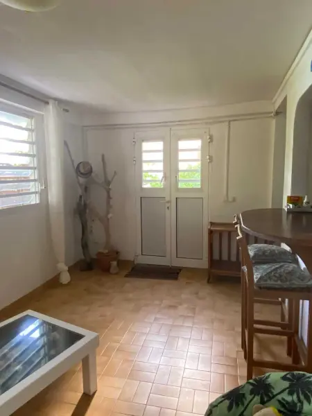 Maison confortable avec jardin au Robert, 40 m², climatisation - Photo 6