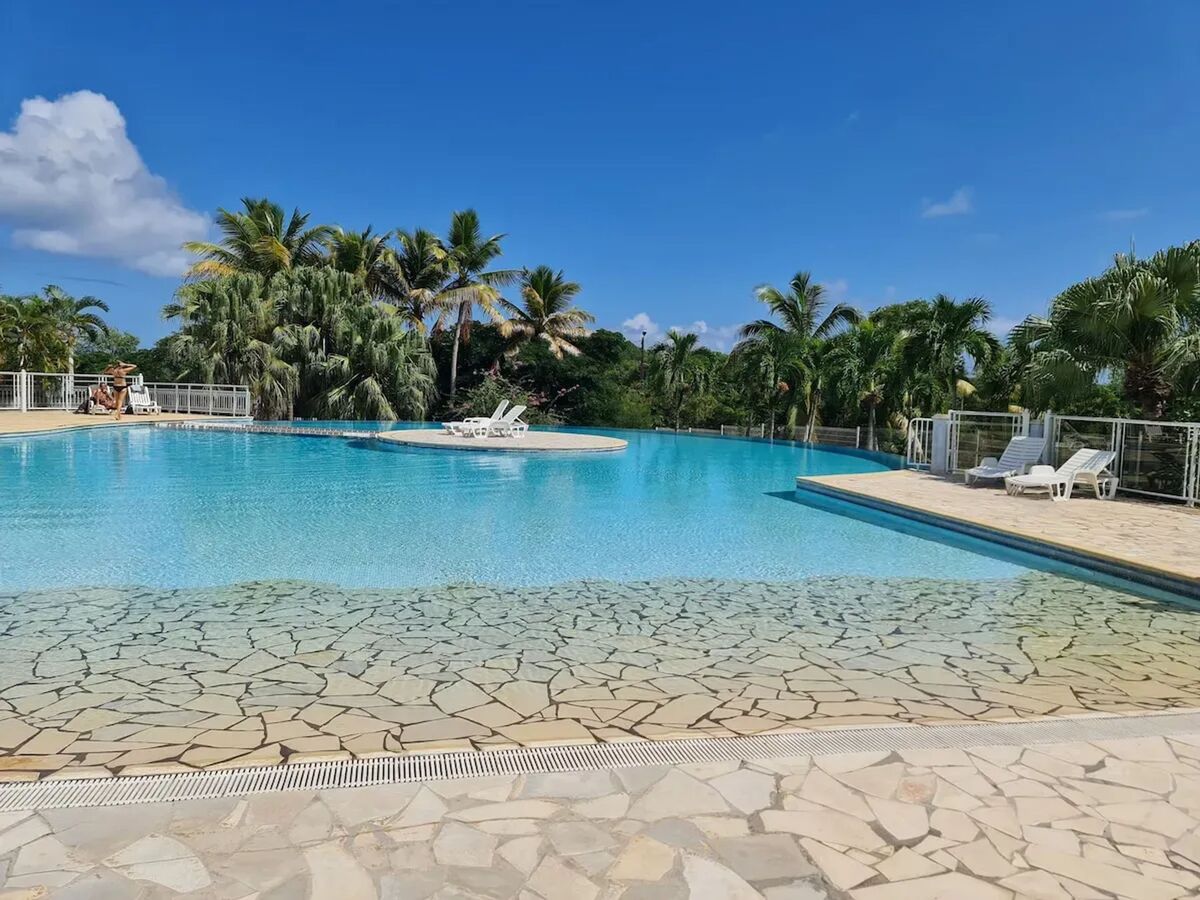 Studio 42 m² à Saint-François, piscine et jardin privatif - Photo 3