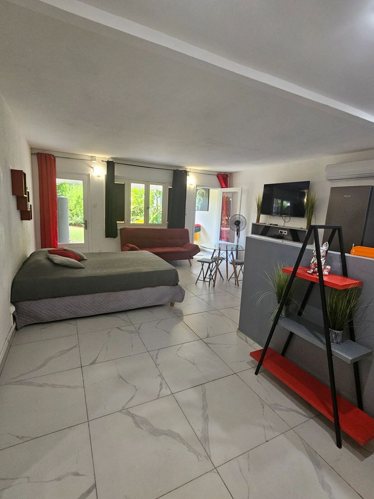 Studio 42 m² à Saint-François, piscine et jardin privatif - Photo 8