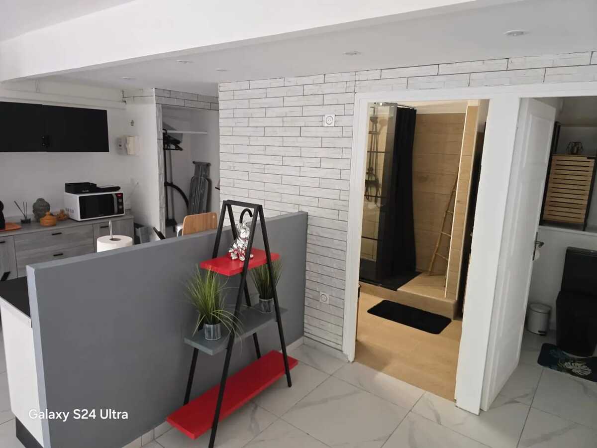 Studio 42 m² à Saint-François, piscine et jardin privatif - Photo 11