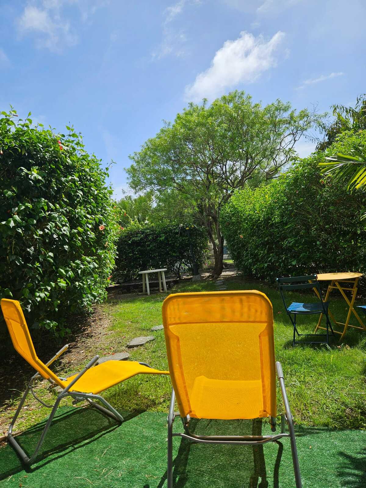 Studio 42 m² à Saint-François, piscine et jardin privatif - Photo 14