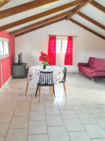 Location maison à Capesterre Belle Eau, Maison charmante avec vue mer et montagne à Capesterre-B-E