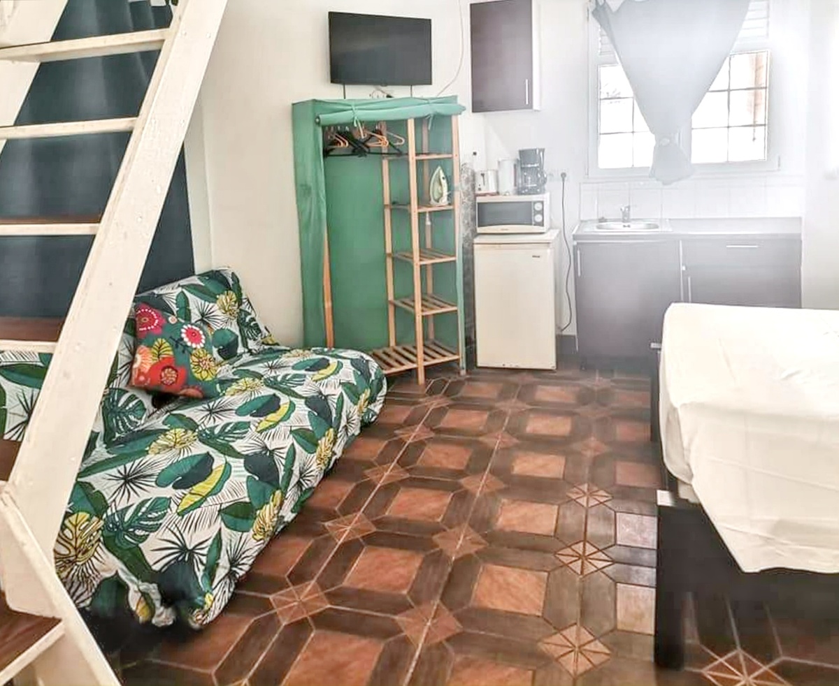 Bungalow 2 chambres avec piscine et jacuzzi au Gosier - Photo 2