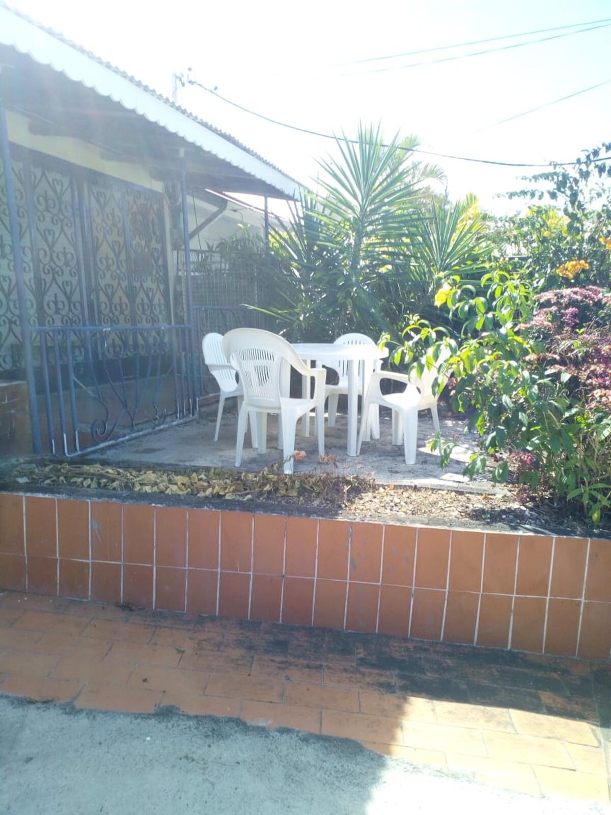 Maison 85 m² jardin clôturé + parking à Basse-Terre - Photo 4