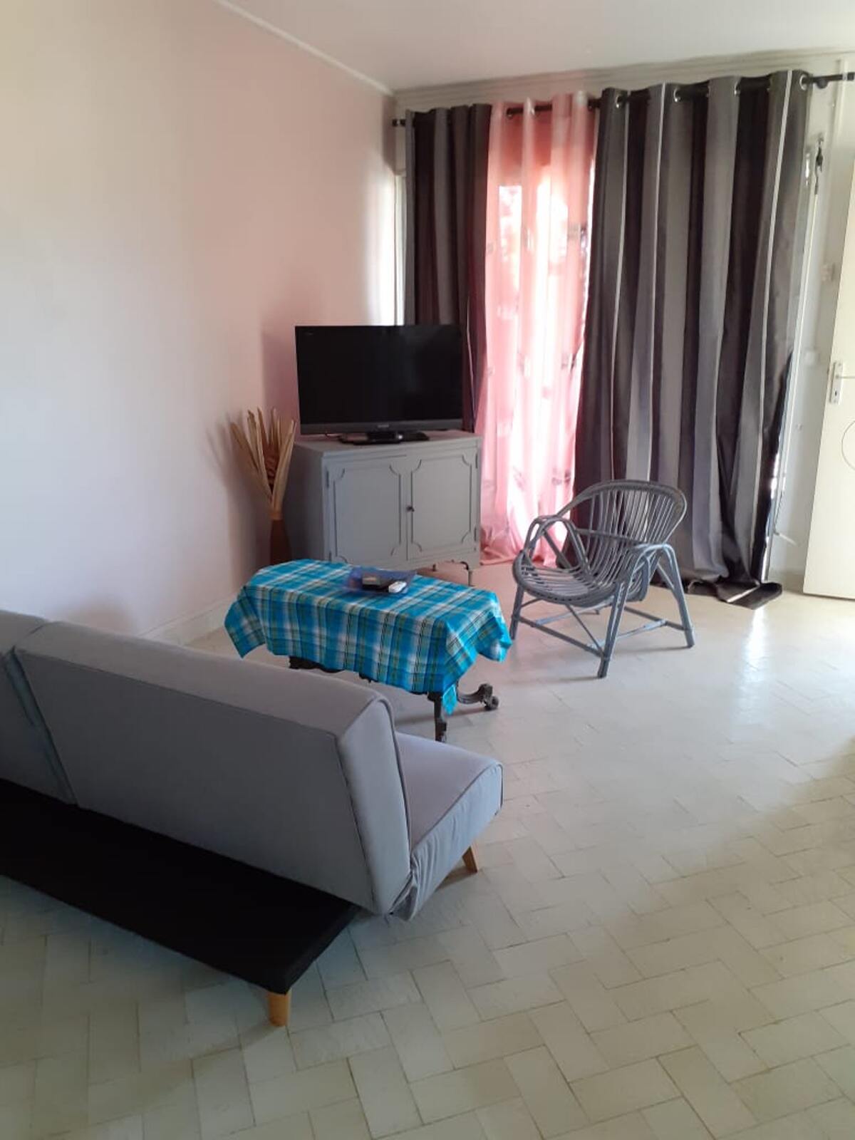 Maison 85 m² jardin clôturé + parking à Basse-Terre - Photo 7