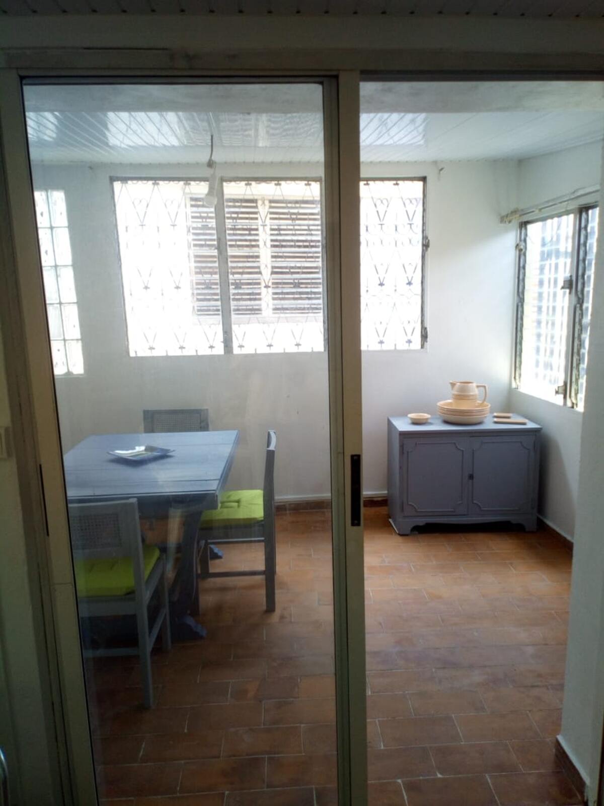 Maison 85 m² jardin clôturé + parking à Basse-Terre - Photo 8