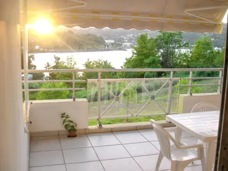 Location appartement à La Trinité, Appartement face à la mer à La Trinité – 70 m² – Terrasse