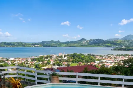 Appartement 60 m² avec piscine partagée et vue au Robert, Martinique : photo 13