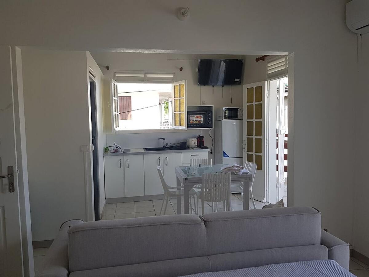 Studio 27 m² avec balcon et vue sur Baie Mahault - Photo 3