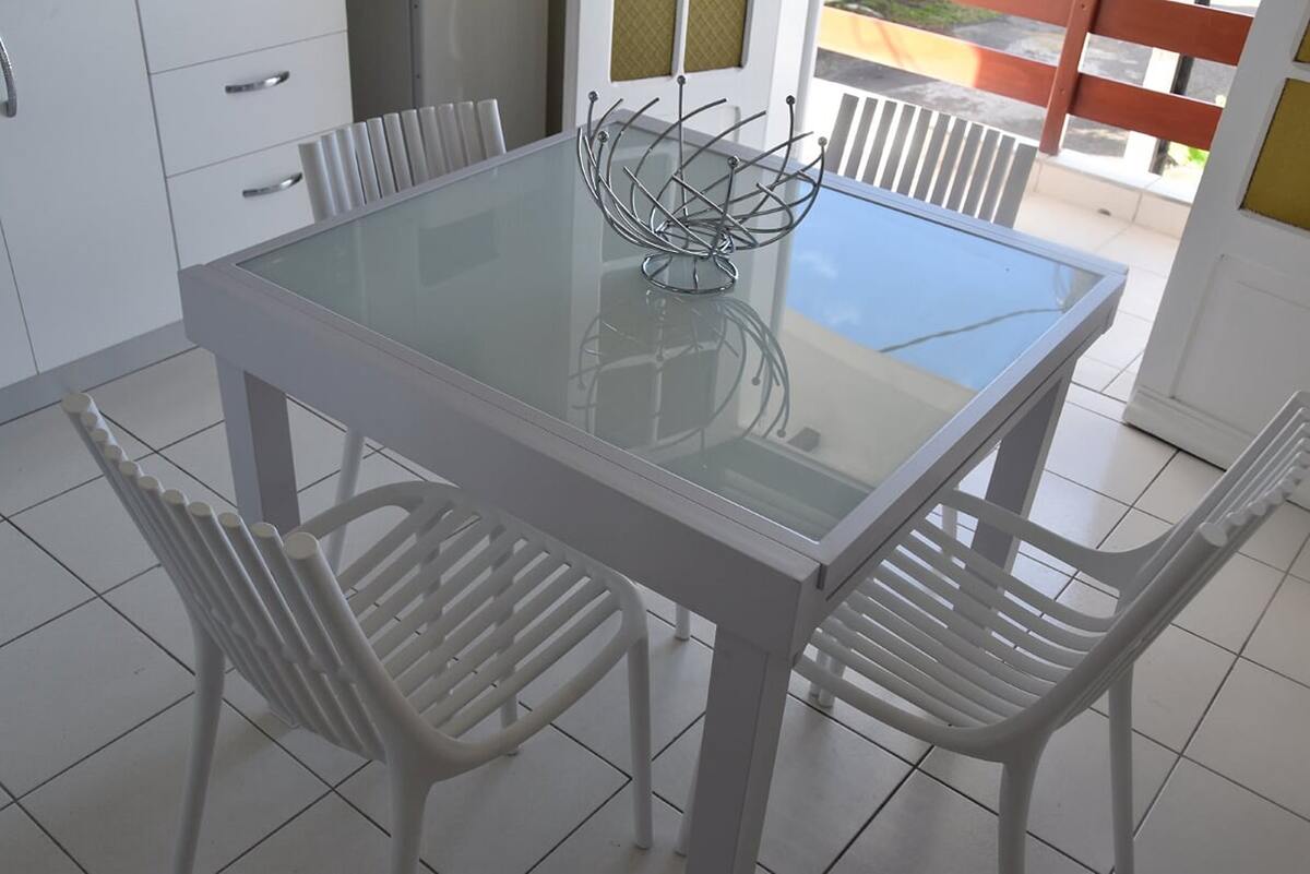Studio 27 m² avec balcon et vue sur Baie Mahault - Photo 4
