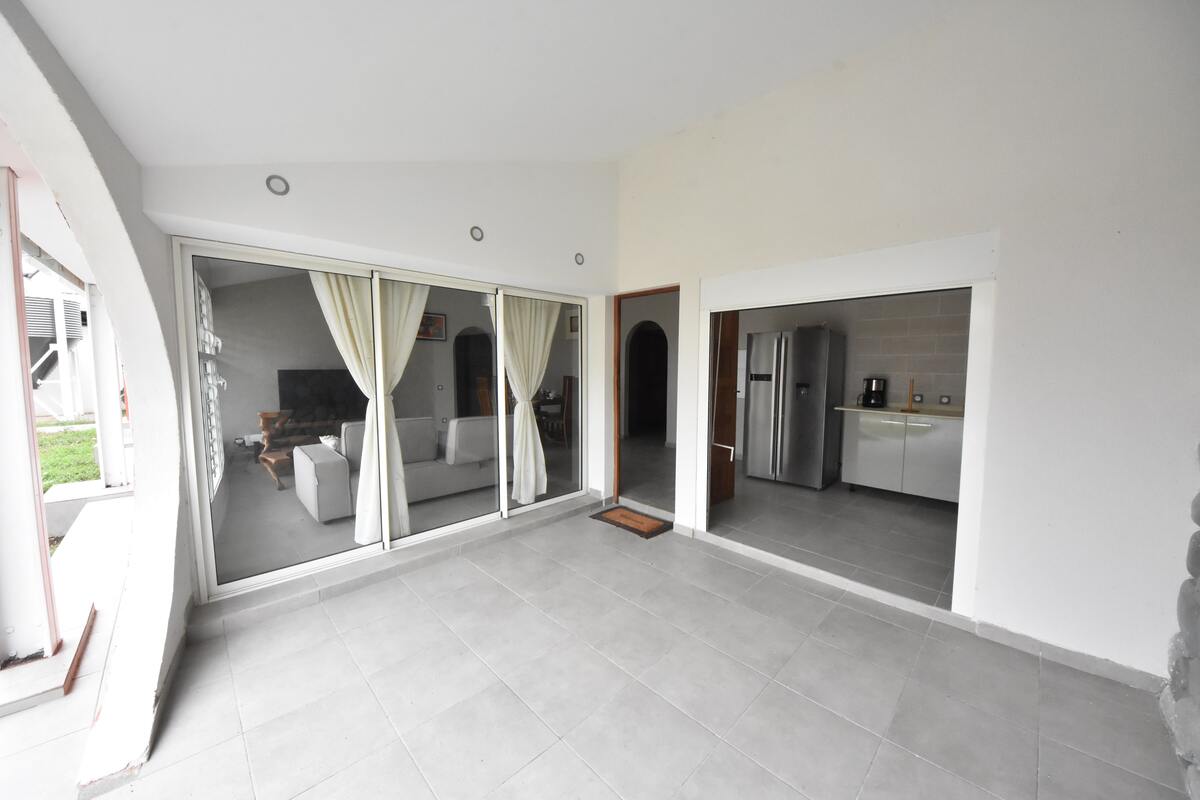 Maison 114 m² Sainte-Anne, jacuzzi et sauna privés - Photo 27
