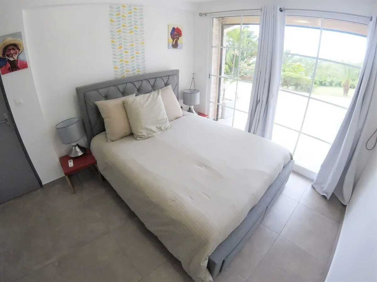 Maison vue mer à La Trinité, piscine partagée, 2 chambres - Photo 9