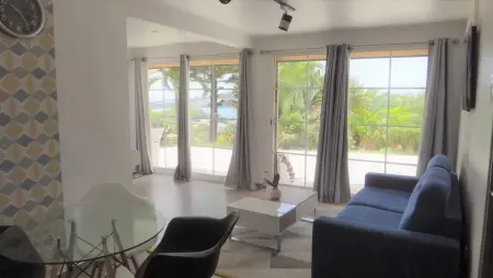 Maison vue mer à La Trinité, piscine partagée, 2 chambres : photo 3