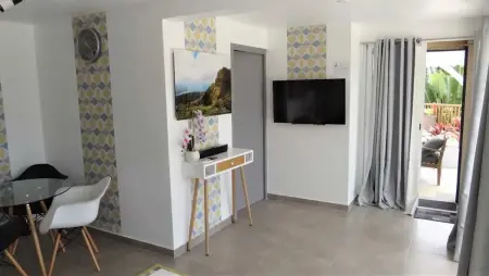 Maison vue mer à La Trinité, piscine partagée, 2 chambres : photo 6