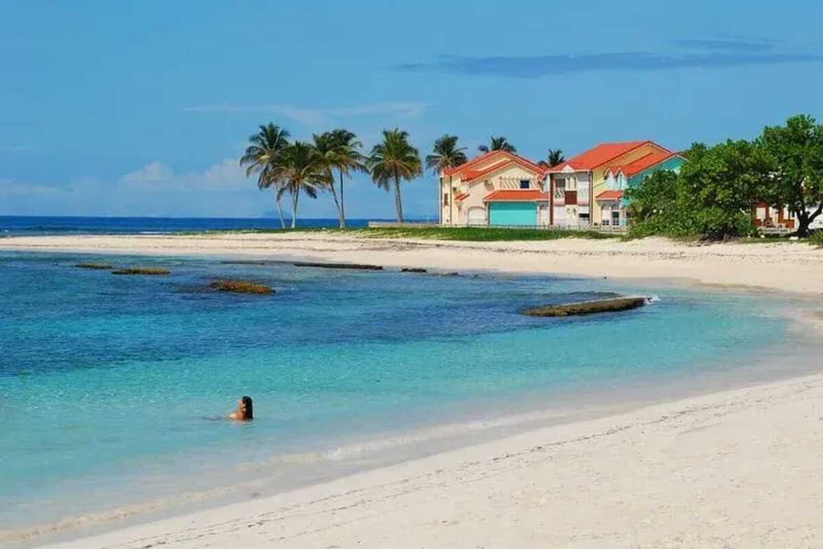 Maison 40 m² Saint-François, piscine ouverte toute l'année - Photo 13