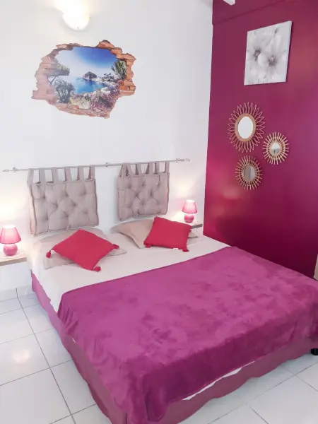 Villa Saint-François avec piscine privée et jacuzzi, 4 personnes : photo 8