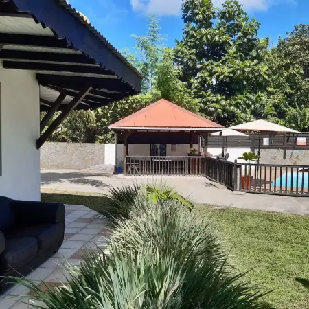 Bungalow avec piscine partagée au Robert, Martinique : photo 9