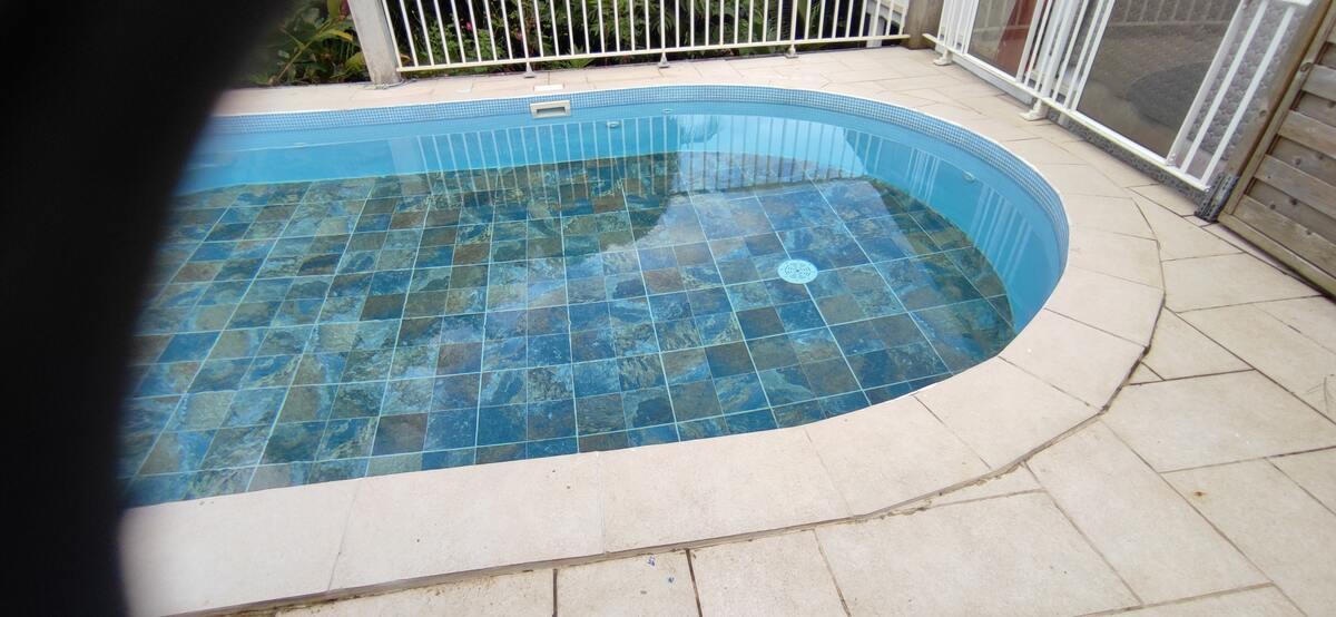 Maison 90m² Sainte-Rose, piscine & vue montagnes - Photo 2