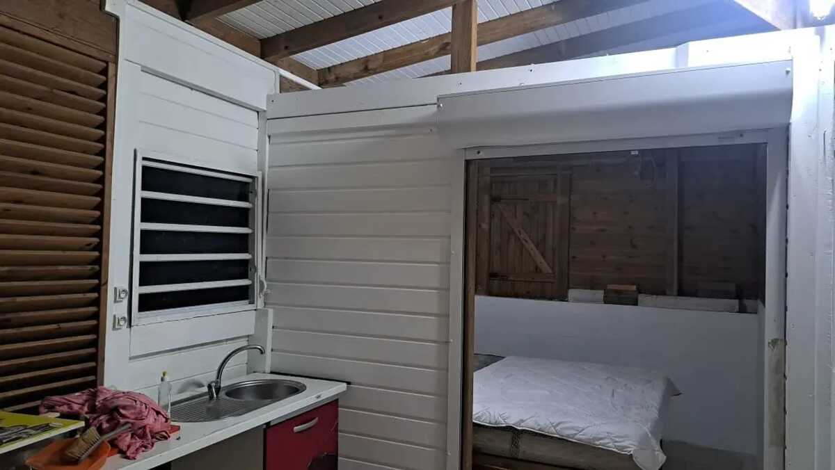 Bungalow 2 chambres à Sainte-Anne, jardin clôturé - Photo 2