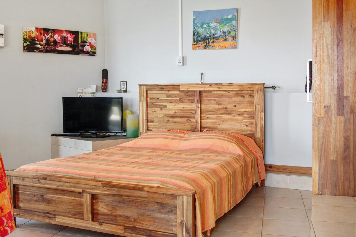 Studio 25 m² avec jardin, vue mer et montagnes - Photo 2