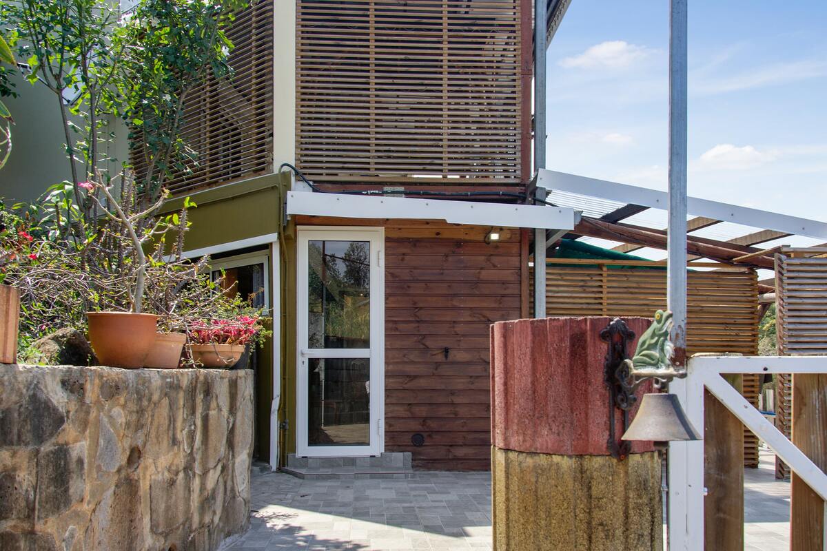 Studio 25 m² avec jardin, vue mer et montagnes - Photo 8