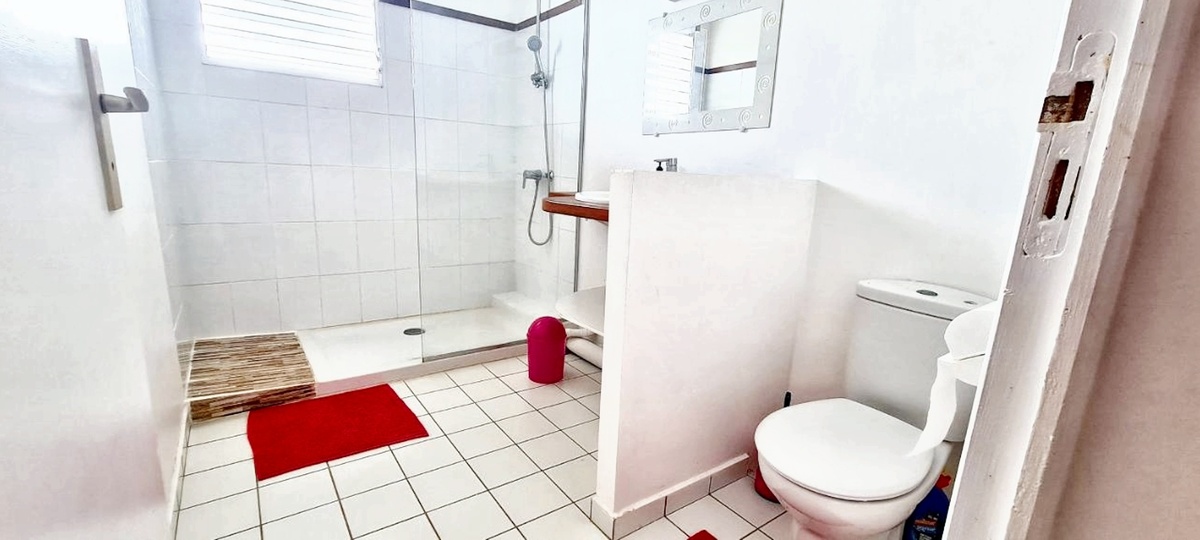 Maison 75 m² avec piscine partagée au Moule - Photo 9