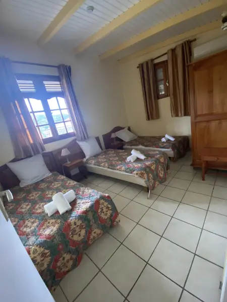 Appartement lumineux 2 chambres, piscine partagée, Pointe-Noire : photo 10