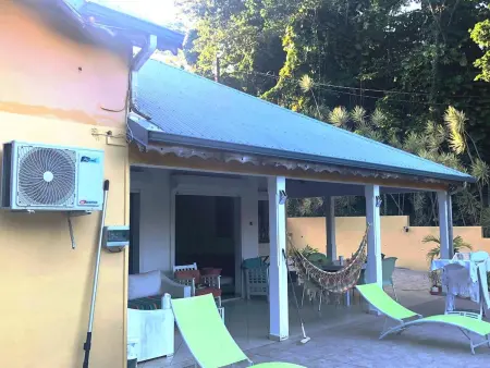 Villa charmante à Petit-Bourg avec piscine privée et jardin. - Photo 9