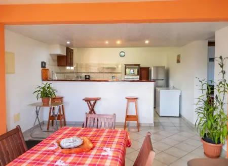 Appartement avec terrasse et jardin clôturé à Sainte-Luce, Martinique : photo 3