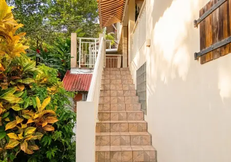 Appartement avec terrasse et jardin clôturé à Sainte-Luce, Martinique : photo 4
