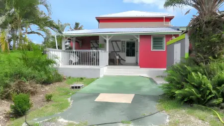 Maison charmante à Sainte Anne avec piscine partagée - Photo 1