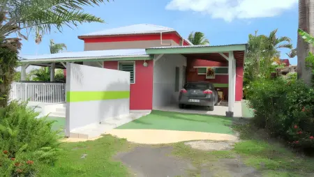 Maison charmante à Sainte Anne avec piscine partagée - Photo 10