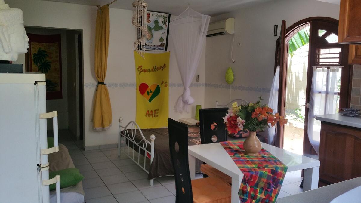Studio 35 m² avec jardin clos et barbecue au Moule - Photo 4