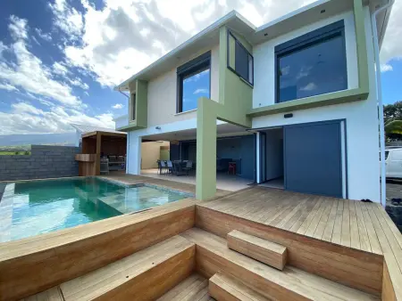 Location villa à Ravine des Cabris, Saint Pierre, Villa spacieuse avec piscine à Saint-Pierre
