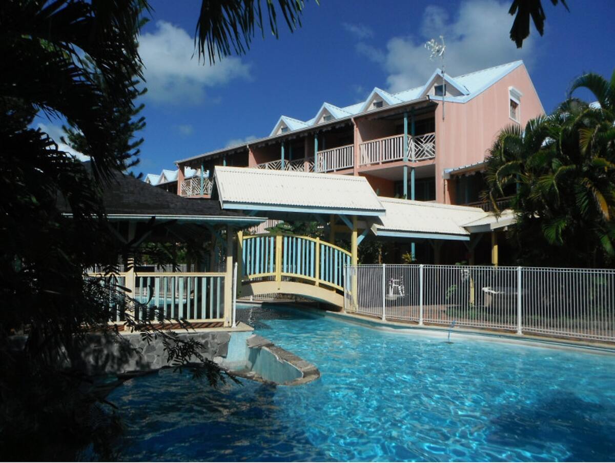 Studio 18 m² à Sainte-Anne avec piscine et terrasse - Photo 1