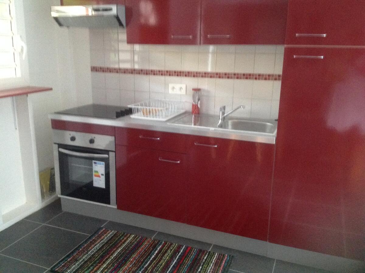 Appartement calme avec climatisation aux Abymes, balcon vue jardin - Photo 3