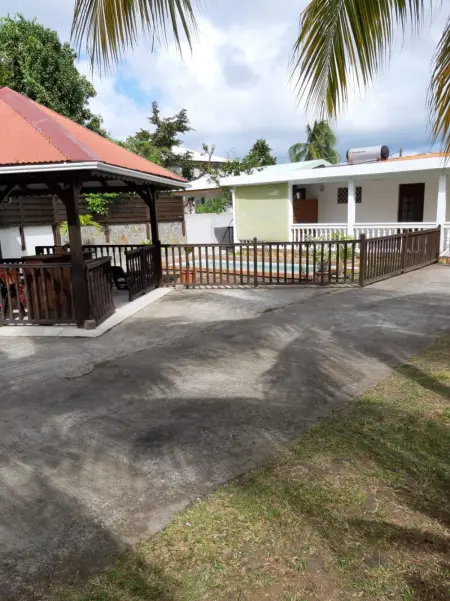 Studio charmant au Robert, vue piscine et jardin, 17 m² : photo 7
