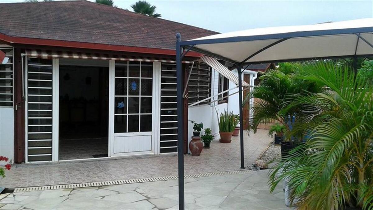 Maison avec terrasse et barbecue, 2 chambres, Sainte-Anne - Photo 1