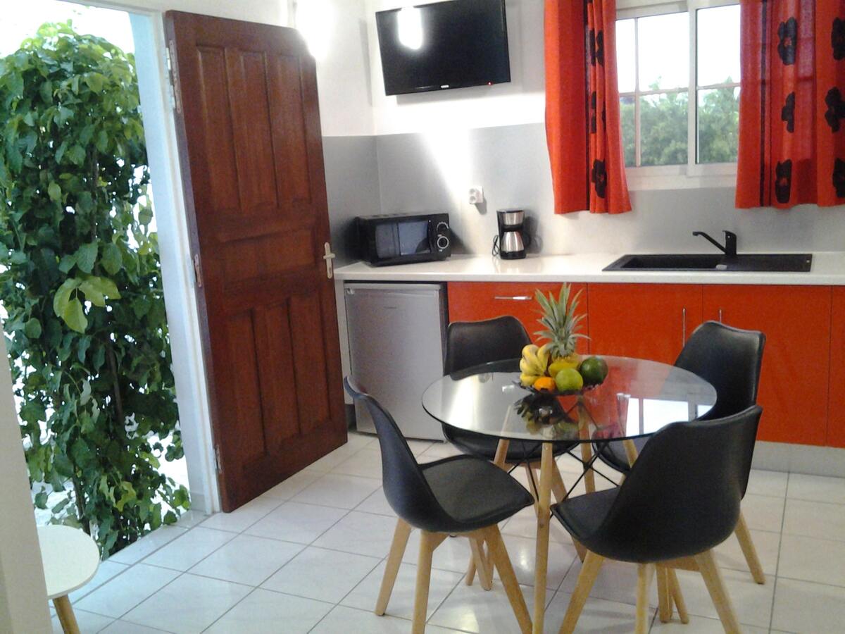 Maison 58 m² au Moule avec piscine partagée - Photo 1