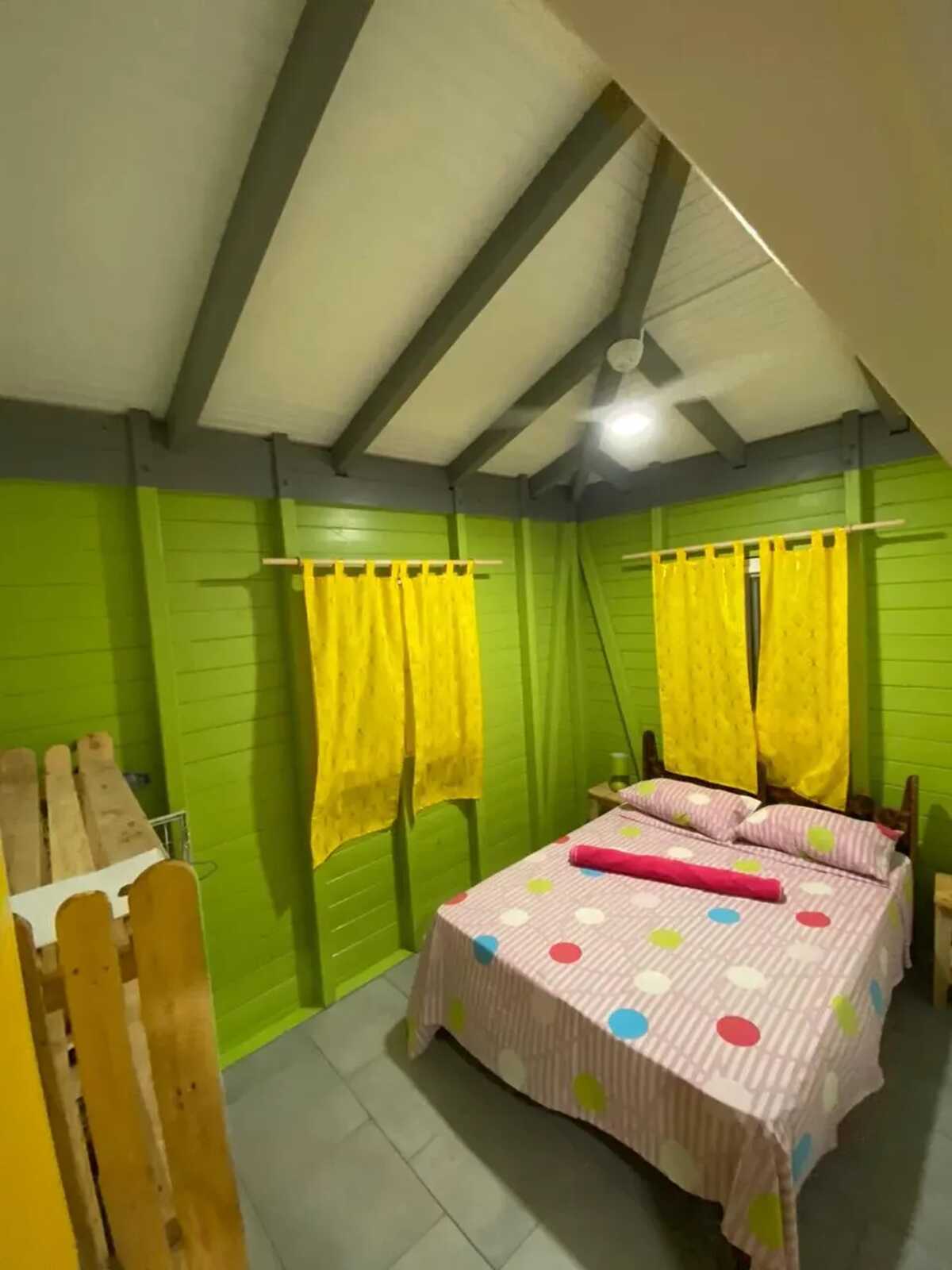 Bungalow 4 personnes à Anse-Bertrand, jardin clôturé - Photo 15