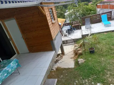 Bungalow charmant à Schoelcher avec jardin clôturé - Photo 6