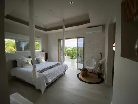 Location maison à Le Moule, Maison charmante au Moule avec jacuzzi