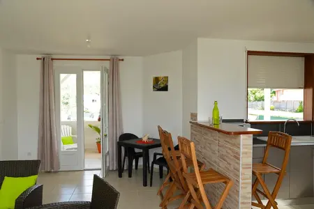 Appartement 85 m² avec jardin et vue montagne aux Trois-Îlets : photo 4
