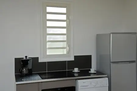 Appartement 85 m² avec jardin et vue montagne aux Trois-Îlets : photo 9