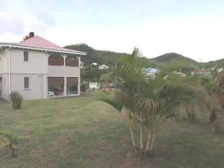 Appartement 85 m² avec jardin et vue montagne aux Trois-Îlets : photo 15