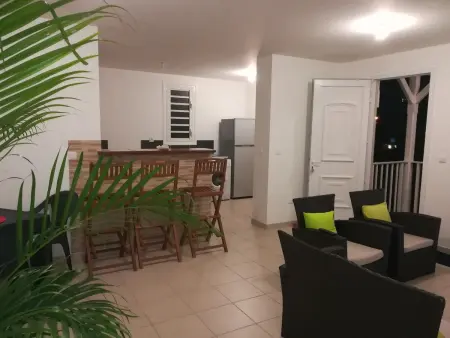 Appartement 85 m² avec jardin et vue montagne aux Trois-Îlets : photo 19
