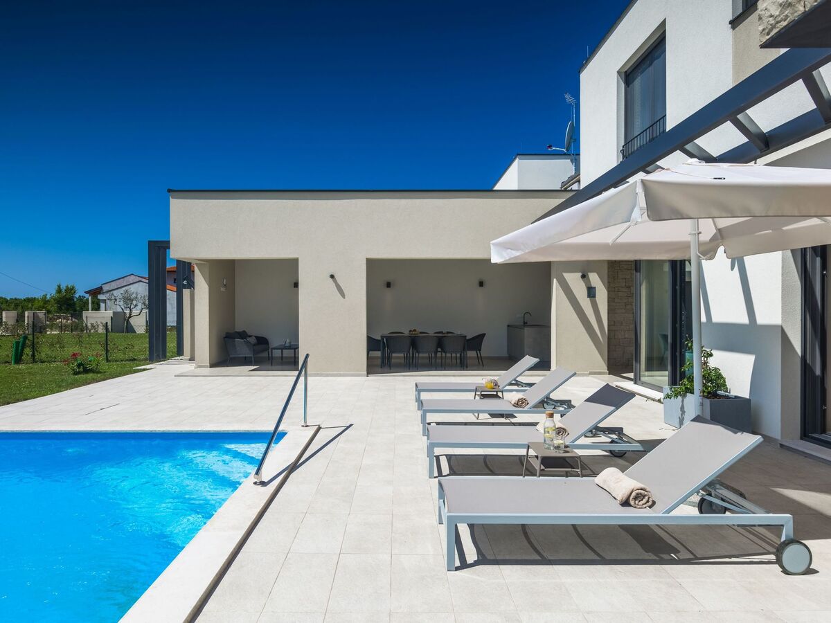 Villa Bella & Chiara à Novigrad : 20 pers, 2 piscines - Photo 5