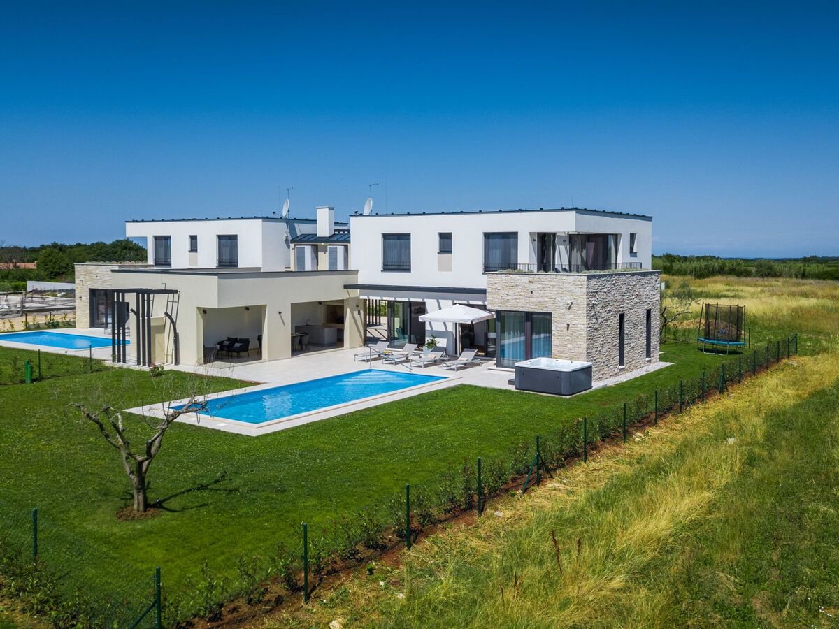 Villa Bella & Chiara à Novigrad : 20 pers, 2 piscines - Photo 30