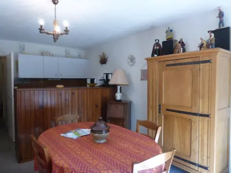 Location appartement à Enchastrayes, Studio confortable 5 couchages avec balcon et parking au Super Sauze